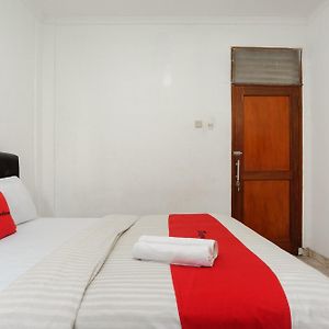 OYO 3133 Wisma Yampi Syari'ah